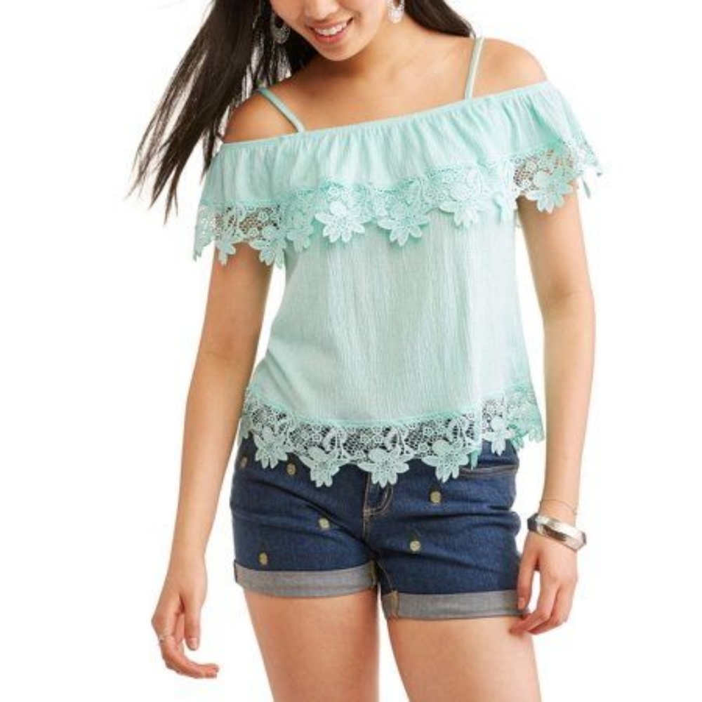 No Boundaries Cold Shoulder Top